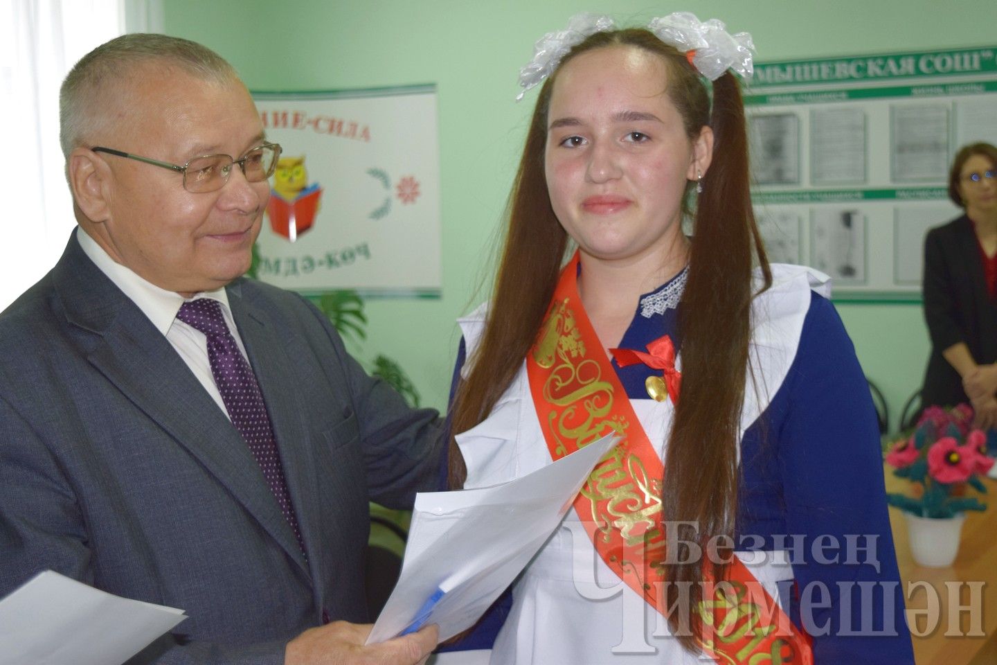 В Староутямышской школе - "Последний звонок" (ФОТОРЕПОРТАЖ)