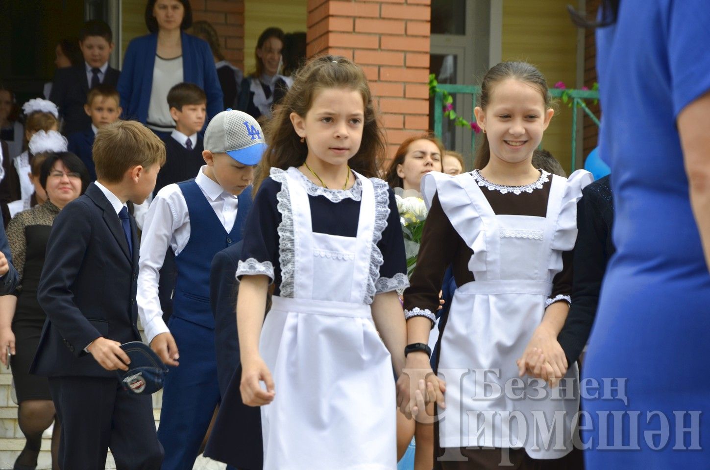 В Черемшанской школе №1 прошел "Последний звонок" (ФОТОРЕПОРТАЖ)