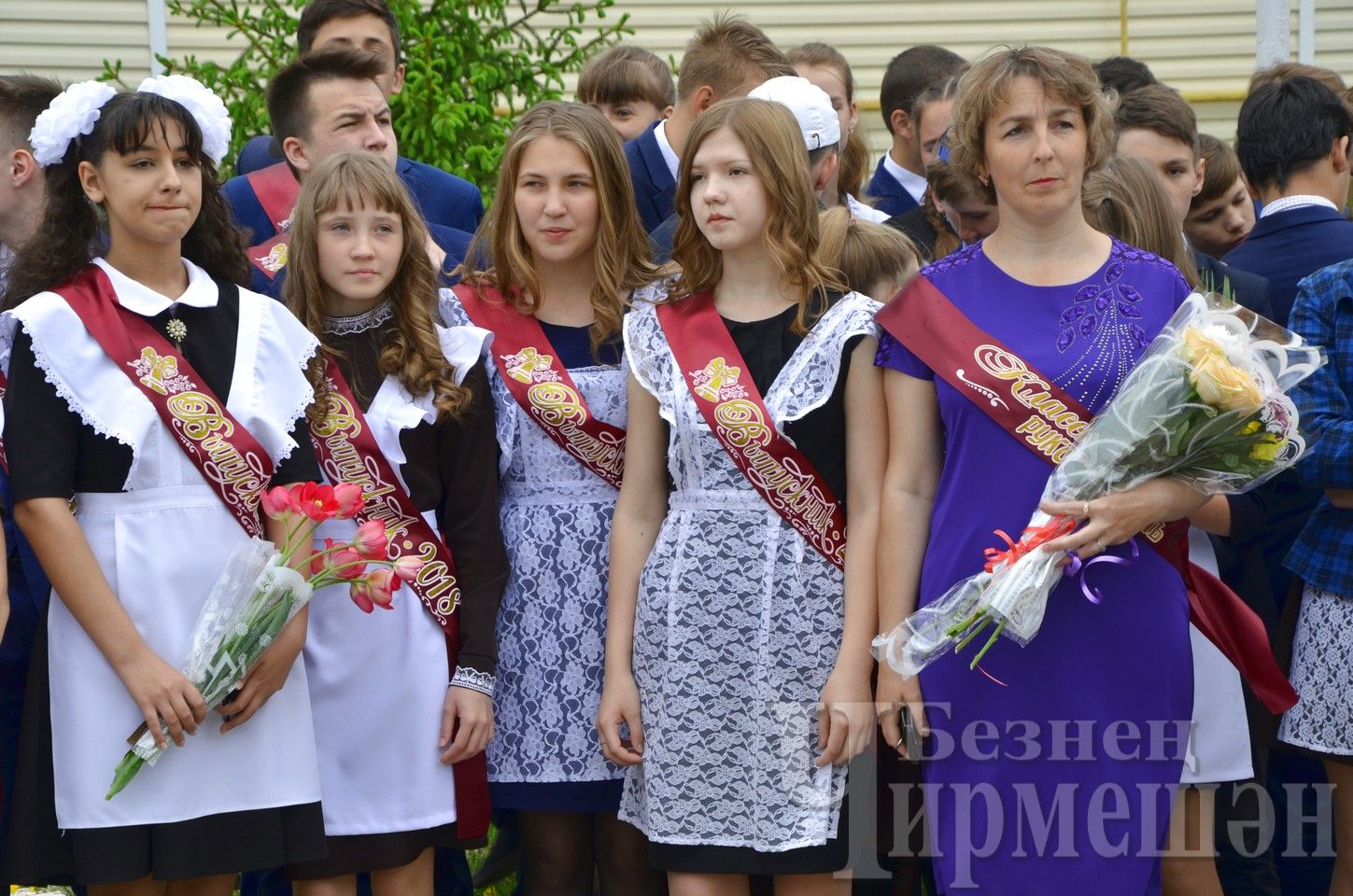 В Черемшанской школе №1 прошел "Последний звонок" (ФОТОРЕПОРТАЖ)