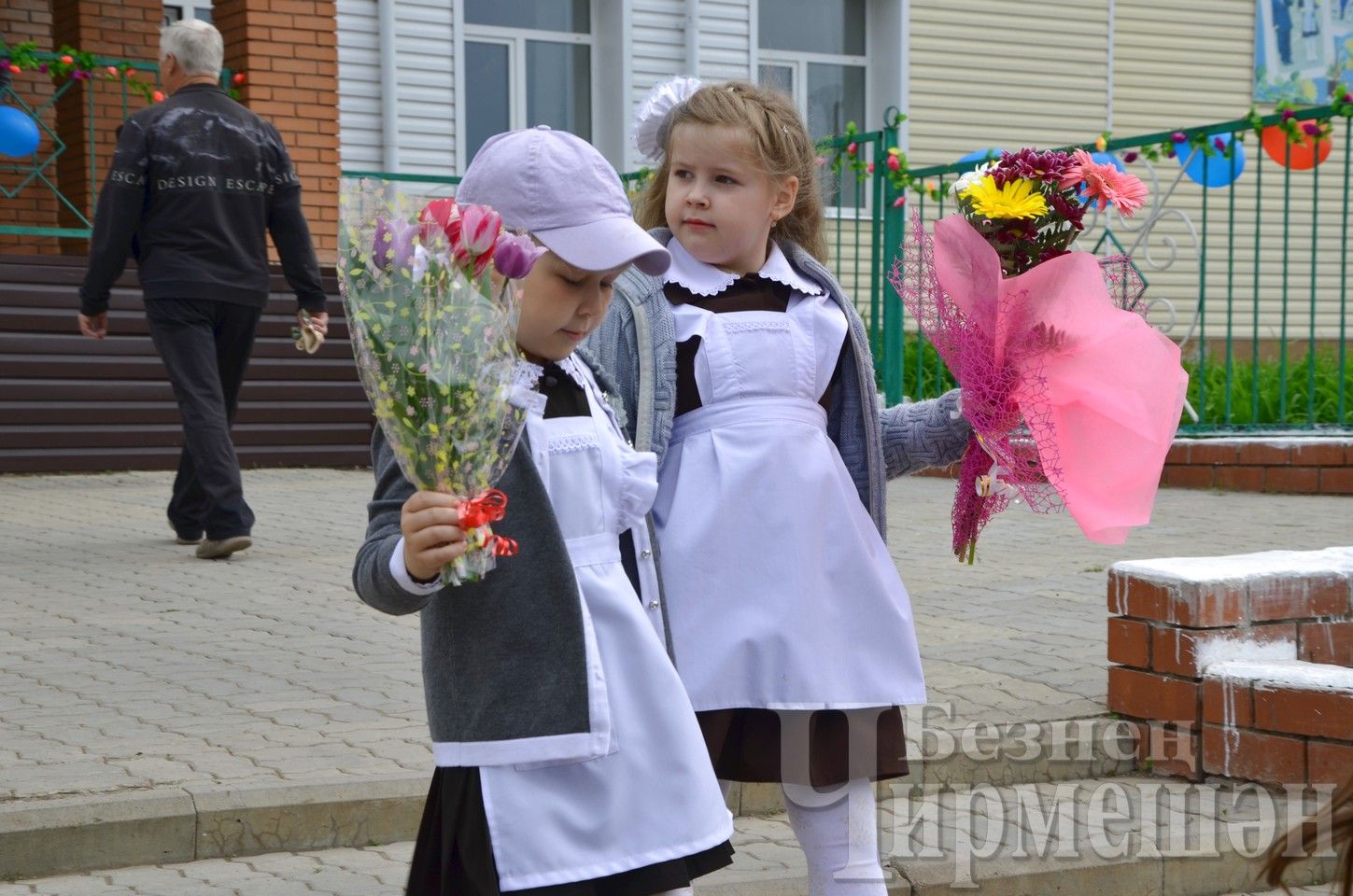 В Черемшанской школе №1 прошел "Последний звонок" (ФОТОРЕПОРТАЖ)