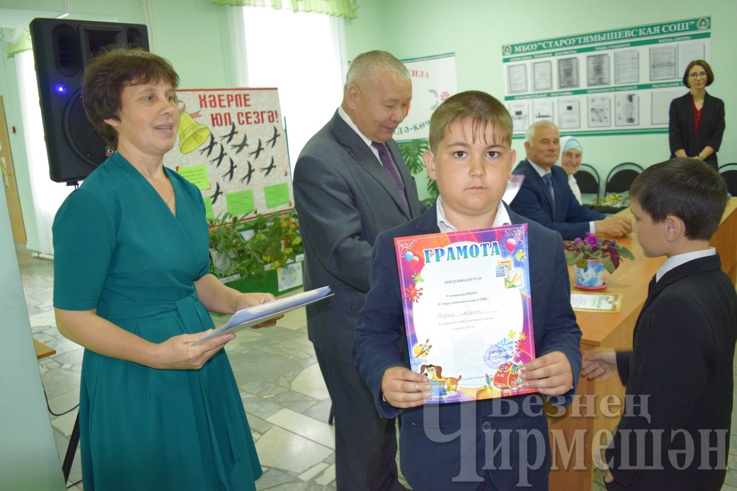 В Староутямышской школе - "Последний звонок" (ФОТОРЕПОРТАЖ)