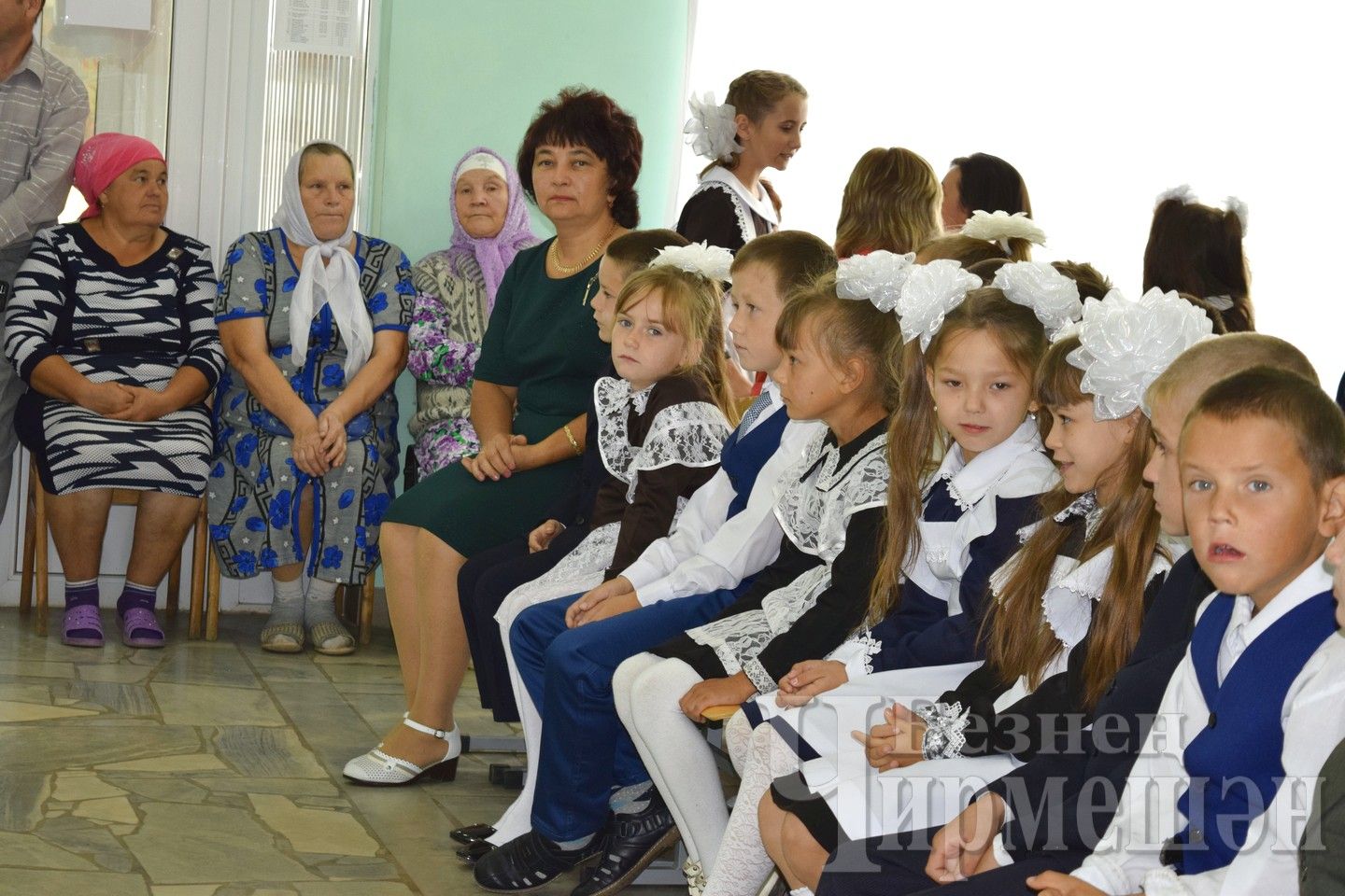 День знаний в Староутямышской школе провели празднично (ФОТОРЕПОРТАЖ)
