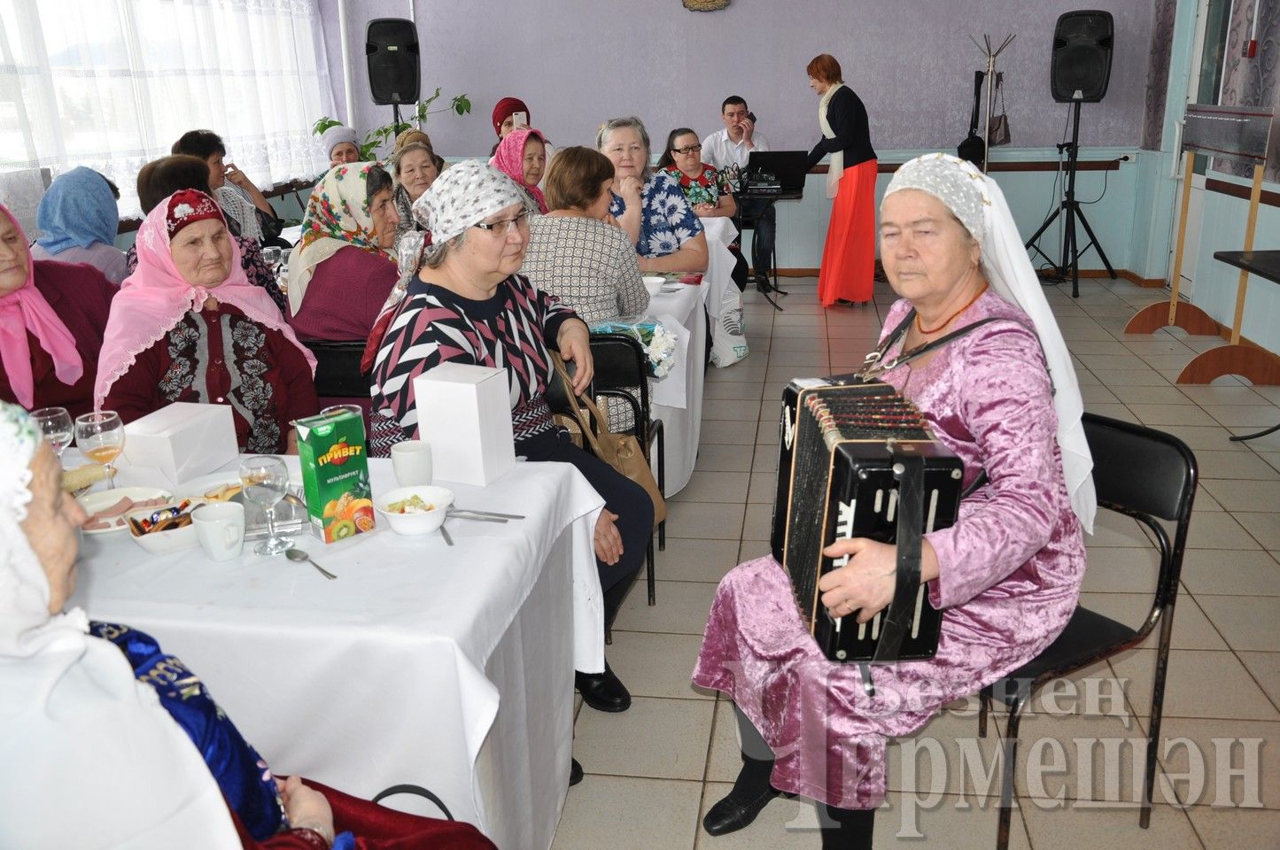 Гости праздника участвовали на "Поле чудес" (ФОТОРЕПОРТАЖ)