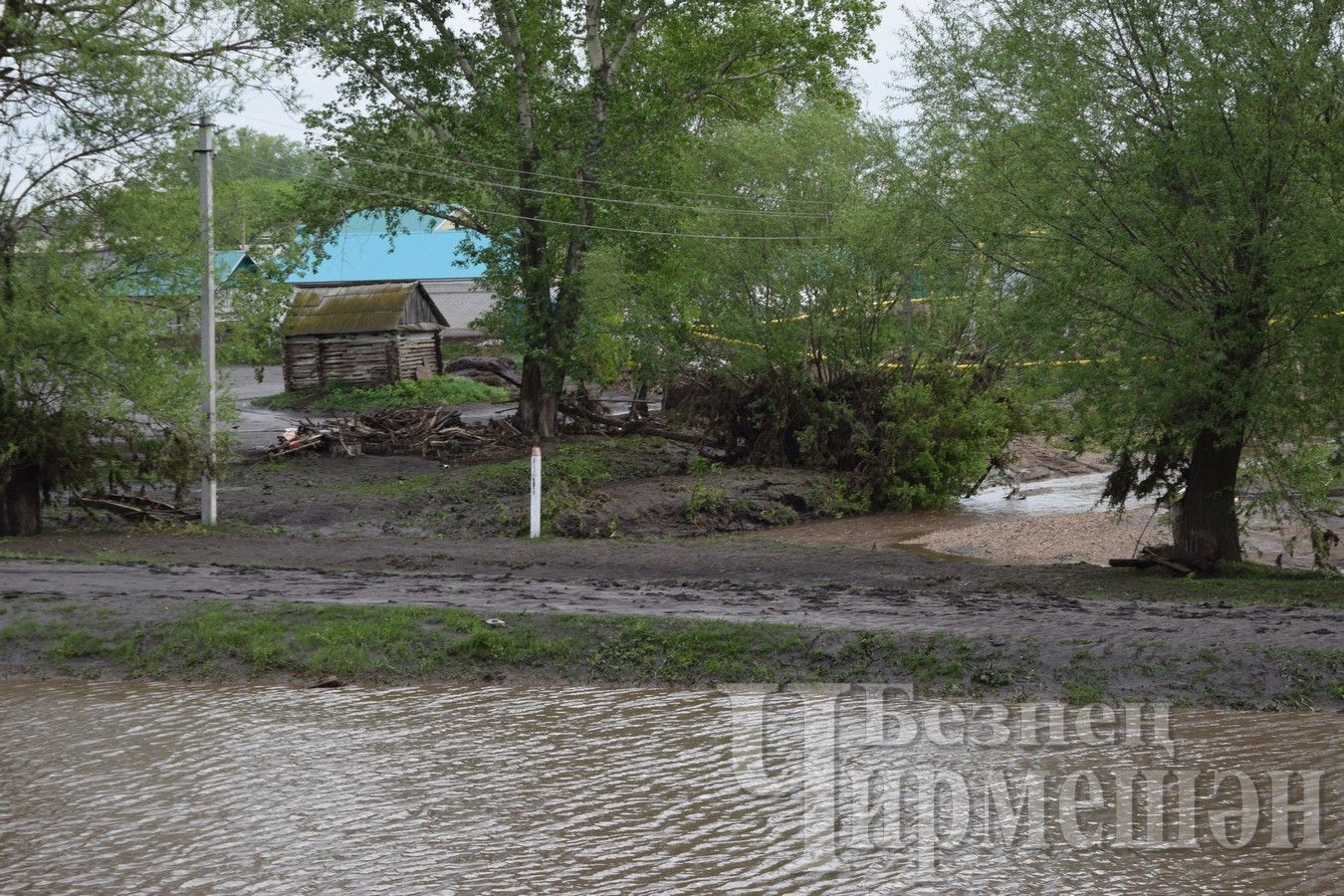 Сильный ливень затопил Старый Утямыш (ФОТОРЕПОРТАЖ)