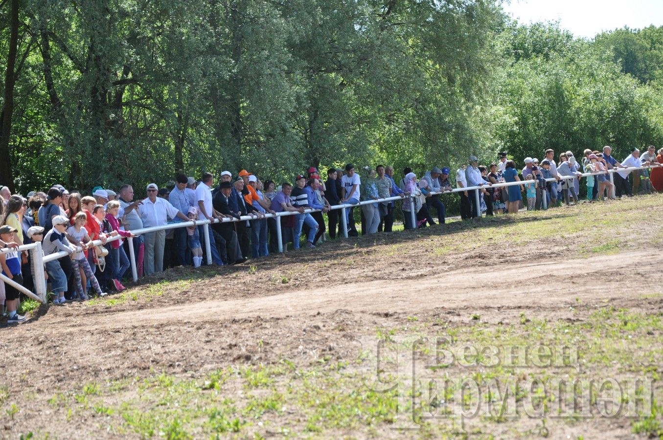 Сабантуй в Черемшане. Конные скачки (ФОТОРЕПОРТАЖ)