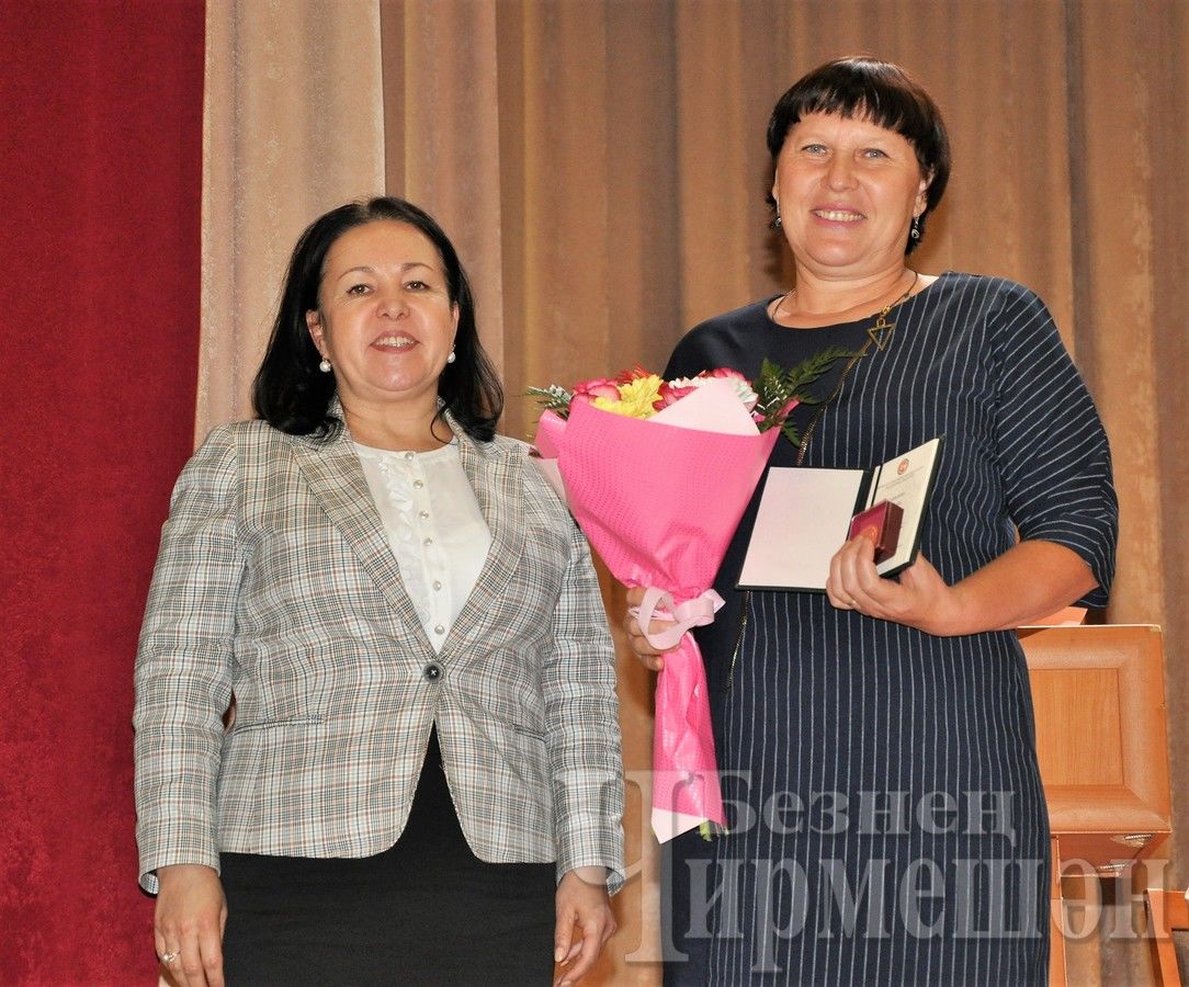В Черемшане наградили лучших учителей, прошла ярмарка (ФОТОРЕПОРТАЖ)