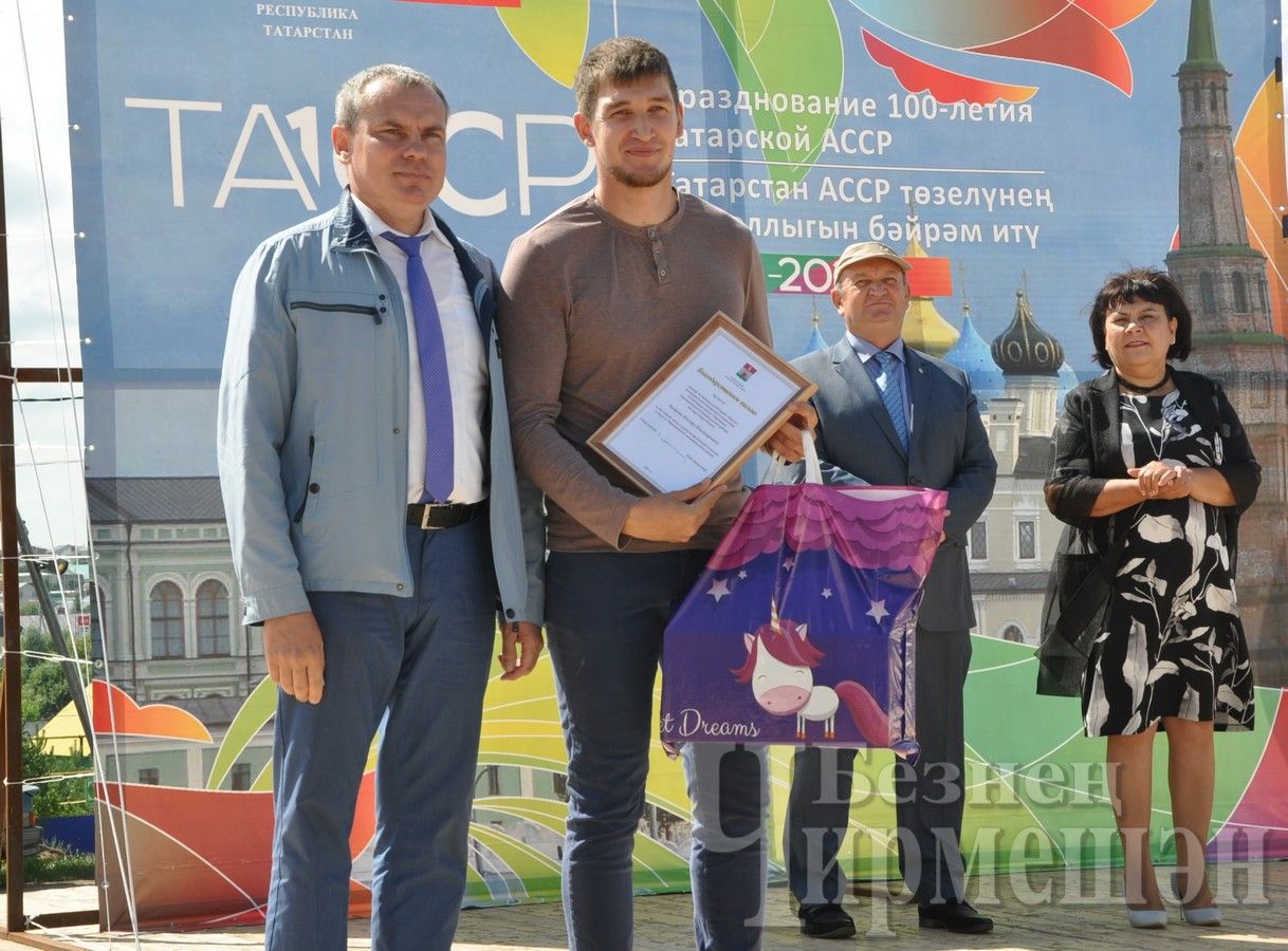 Черемшанцы встретили эстафету флага 100-летия ТАССР велопробегом (ФОТОРЕПОРТАЖ)