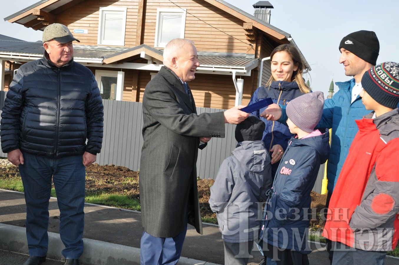 Семья Волковых из Черемшана благодаря поддержке нефтяников получила новое жилье (ФОТОРЕПОРТАЖ)