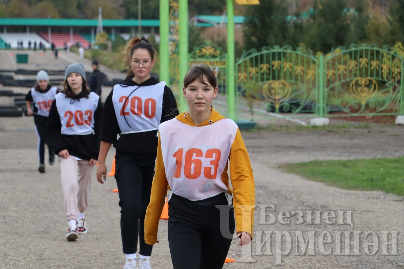 На стадионе в Черемшане прошли соревнования по бегу (ФОТОРЕПОРТАЖ)