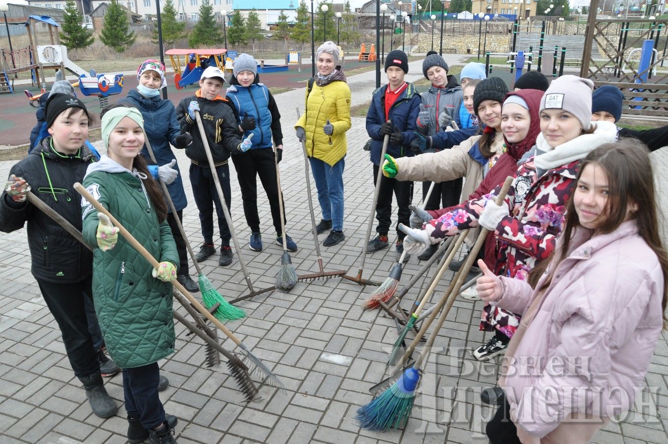 В Черемшане прошел Всероссийский субботник (ФОТОРЕПОРТАЖ)