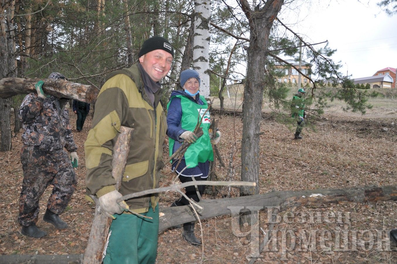 В Черемшане прошел Всероссийский субботник (ФОТОРЕПОРТАЖ)