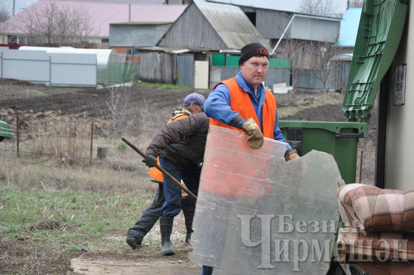 В Черемшане прошел Всероссийский субботник (ФОТОРЕПОРТАЖ)