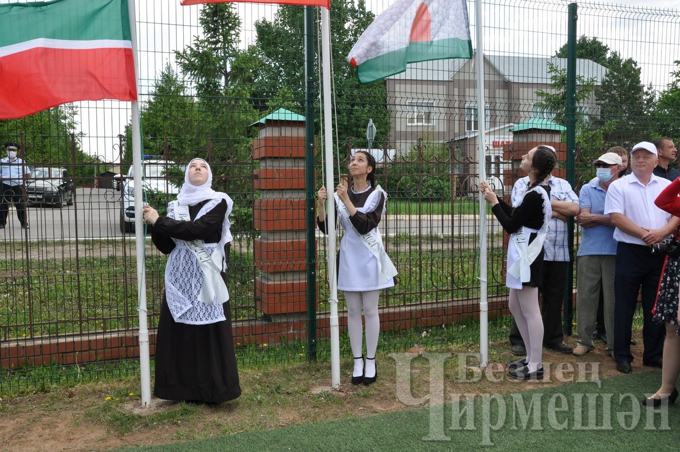 В Черемшанском лицее прозвенел "Последний звонок" ( ФОТОРЕПОРТАЖ)