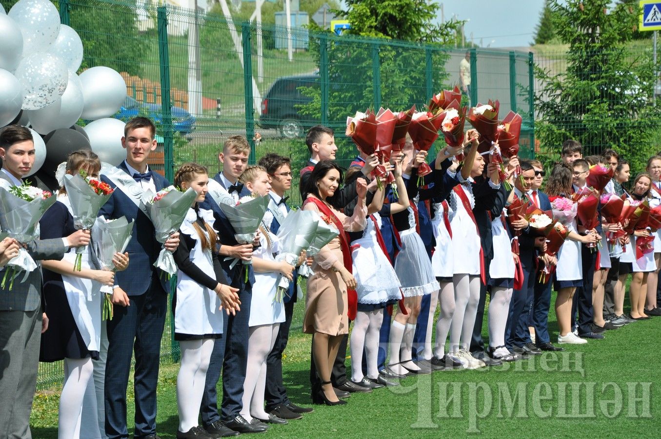 В Черемшанском лицее прозвенел "Последний звонок" ( ФОТОРЕПОРТАЖ)