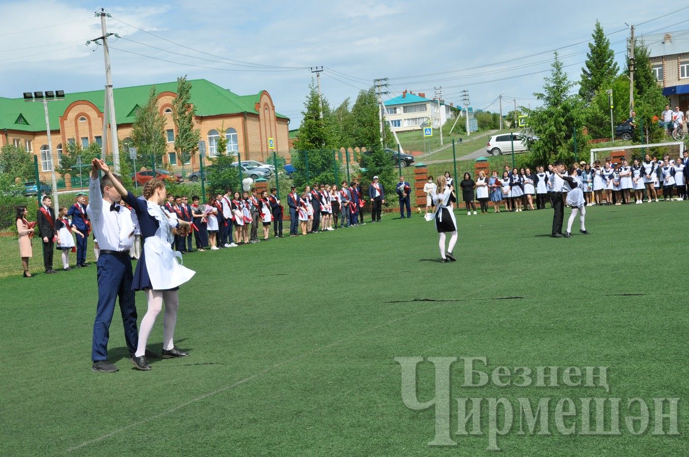 В Черемшанском лицее прозвенел "Последний звонок" ( ФОТОРЕПОРТАЖ)