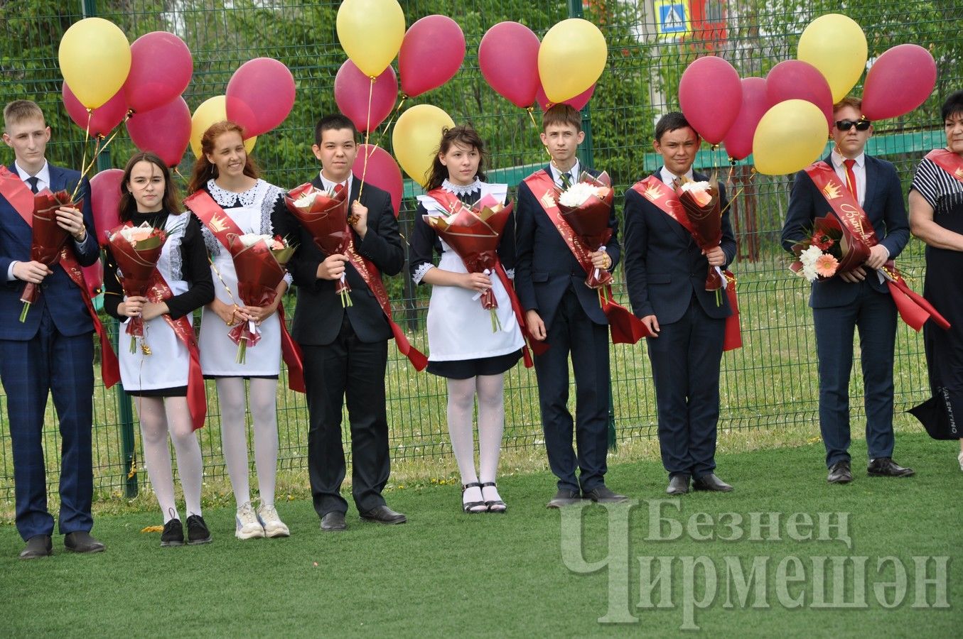 В Черемшанском лицее прозвенел "Последний звонок" ( ФОТОРЕПОРТАЖ)