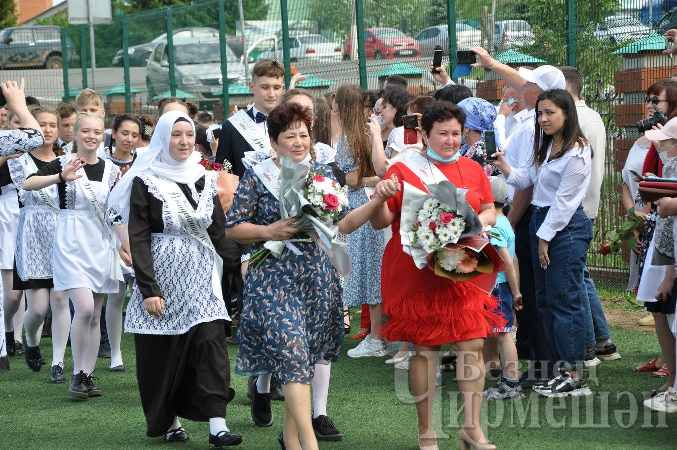 В Черемшанском лицее прозвенел "Последний звонок" ( ФОТОРЕПОРТАЖ)