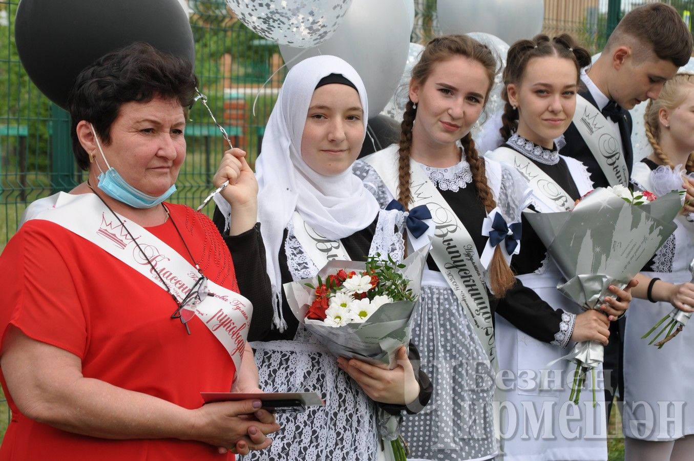 В Черемшанском лицее прозвенел "Последний звонок" ( ФОТОРЕПОРТАЖ)