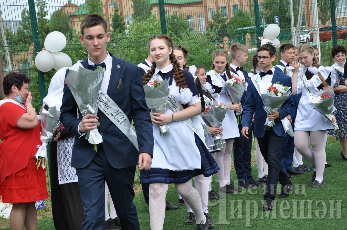 В Черемшанском лицее прозвенел "Последний звонок" ( ФОТОРЕПОРТАЖ)