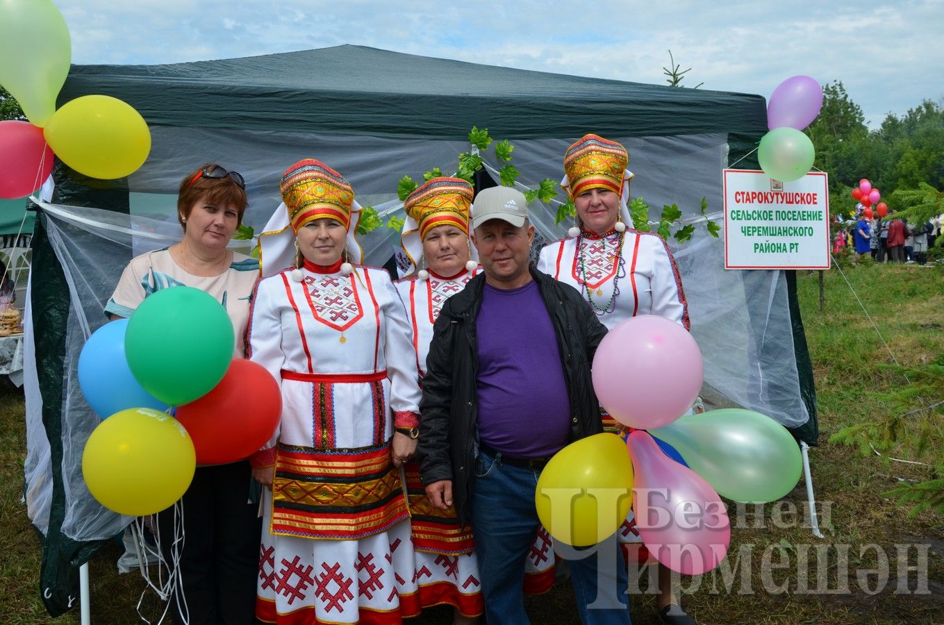 Черемшанцы с удовольствием смотрят открытие районного Сабантуя (ФОТОРЕПОРТАЖ)
