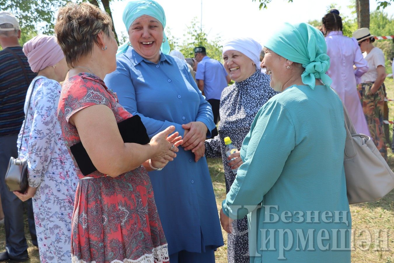 Жители поселка Кзыл Чишма спустя два года встретились снова (ФОТОРЕПОРТАЖ)