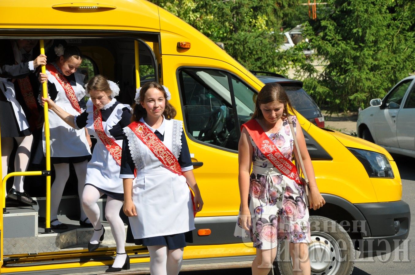 В Черемшане состоялся районный выпускной бал (ФОТОРЕПОРТАЖ)