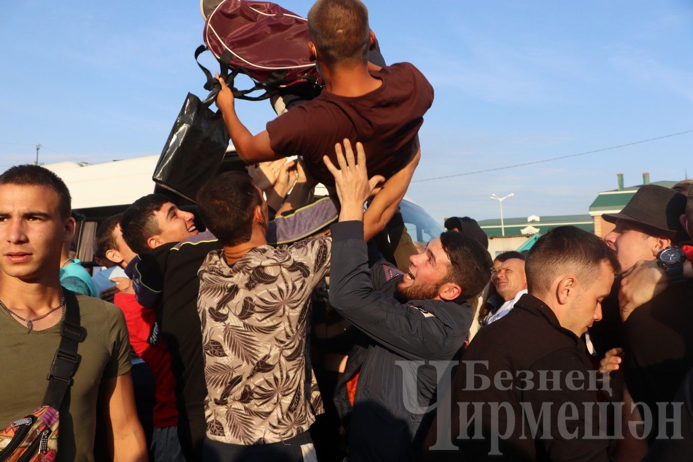 Из Черемшанского района в армию отправились еще 10 юношей (ФОТОРЕПОРТАЖ)