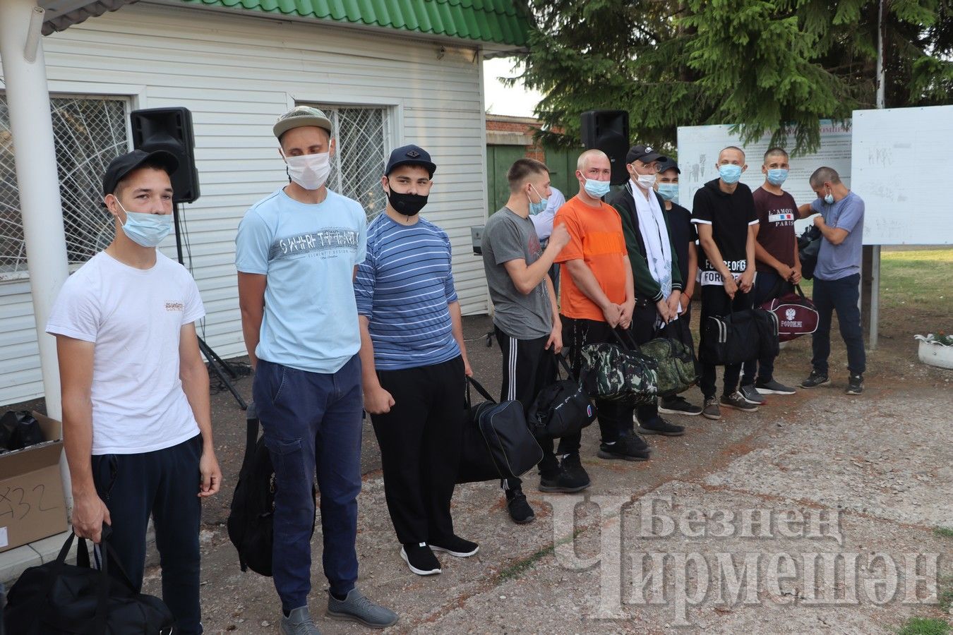 Из Черемшанского района в армию отправились еще 10 юношей (ФОТОРЕПОРТАЖ)