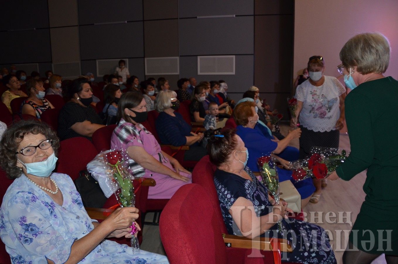 В Черемшанском районе чествовали социальных работников (ФОТОРЕПОРТАЖ)