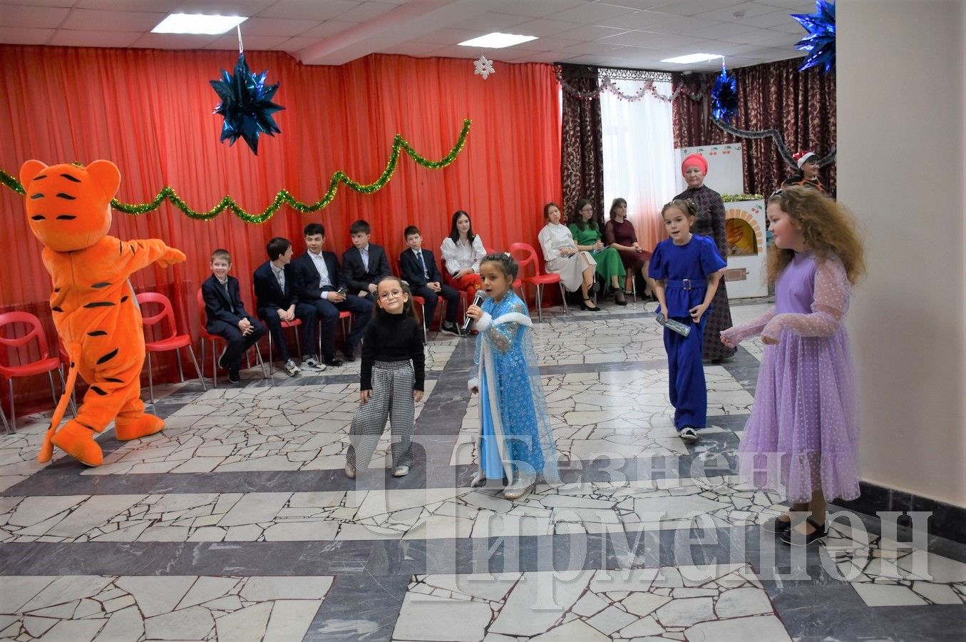 37 фотографий с Елки главы Черемшанского района (ФОТОРЕПОРТАЖ)