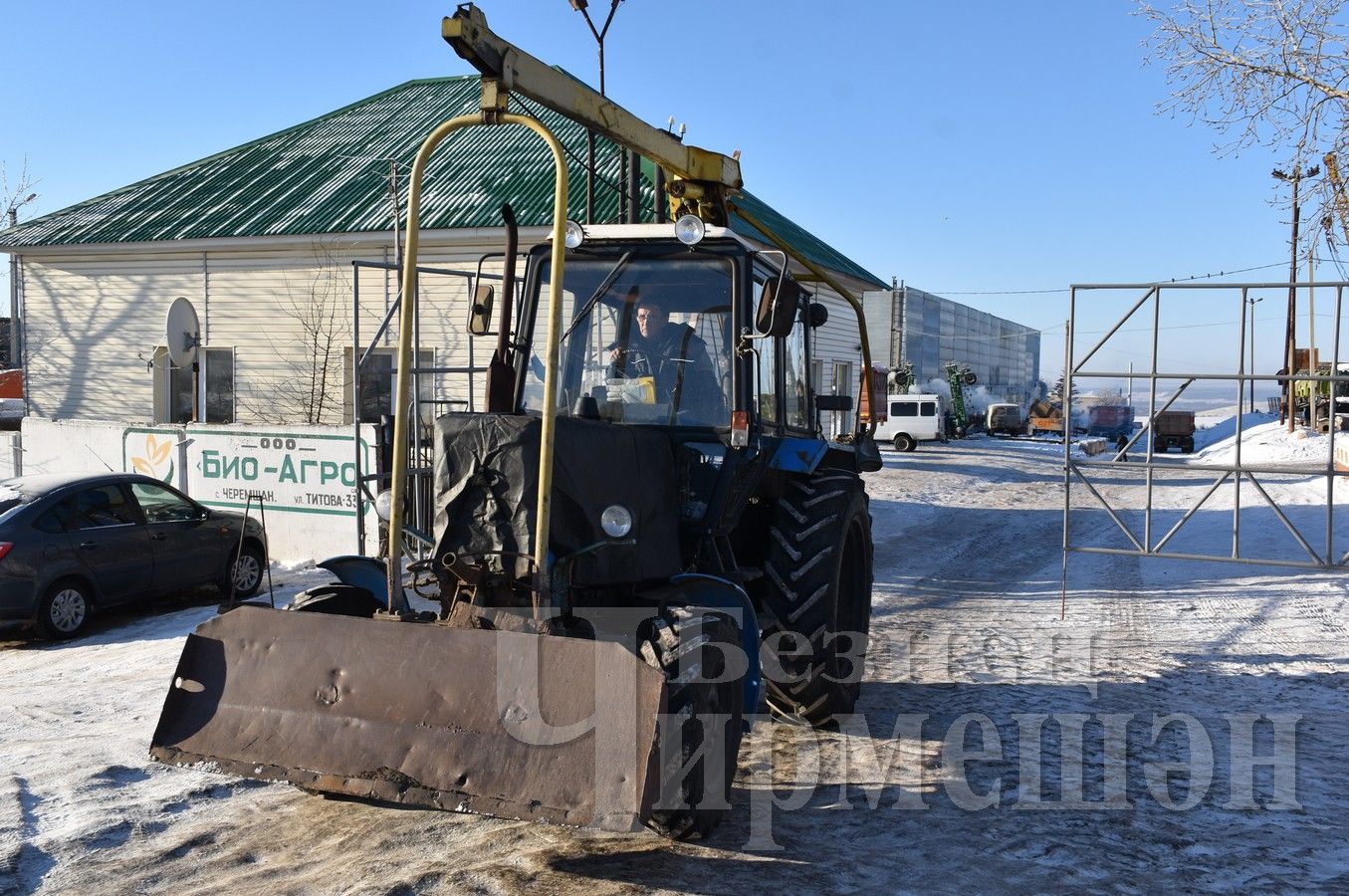 В Черемшане комиссия оценила постановку техники на зимнее хранение (ФОТОРЕПОРТАЖ)