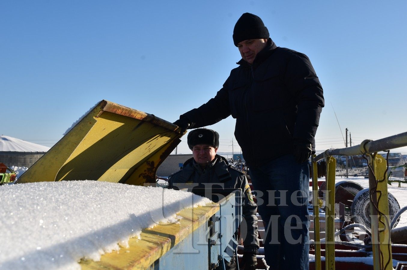 В Черемшане комиссия оценила постановку техники на зимнее хранение (ФОТОРЕПОРТАЖ)