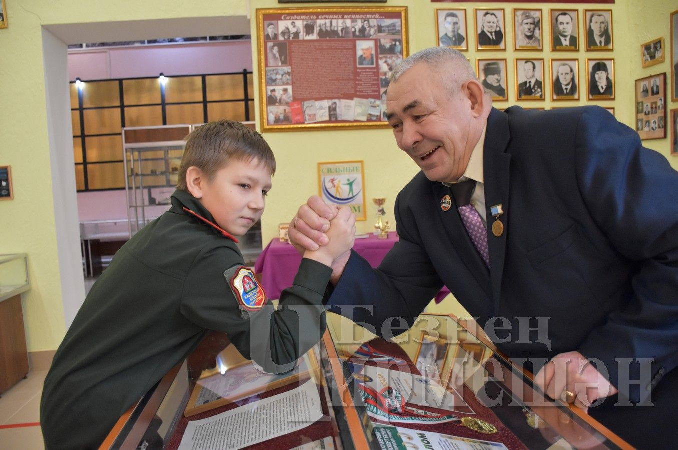 В Черемшане состоялась встреча с рекордсменом мира по армлифтингу Фанисом Нуретдиновым (ФОТОРЕПОРТАЖ)