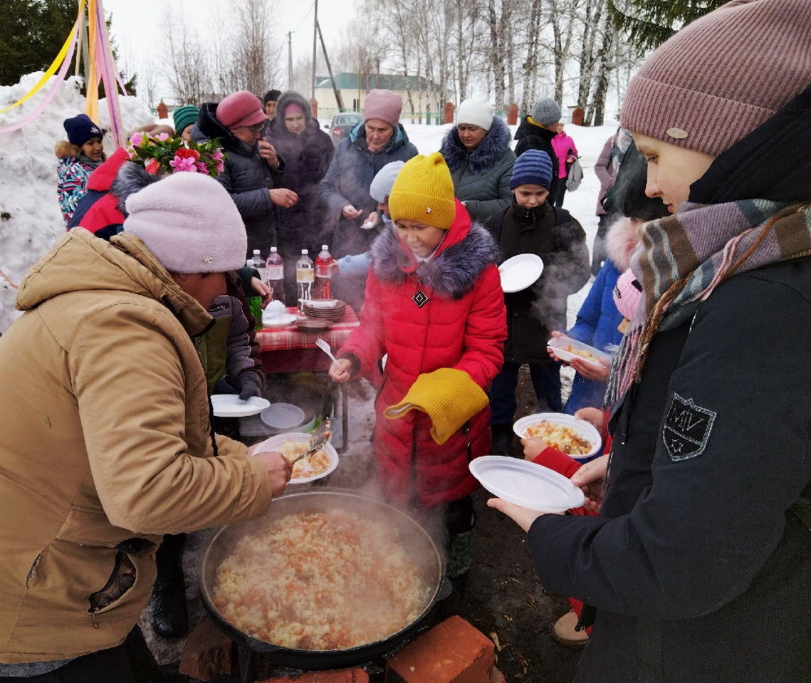 Югары Кәминкәдә Нәүрүз кунаклары үзбәк пылавы белән сыйланды (ФОТОРЕПОРТАЖ)