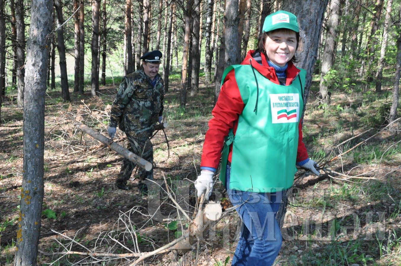 Черемшанские лесоводы вышли на субботник (ФОТОРЕПОРТАЖ)