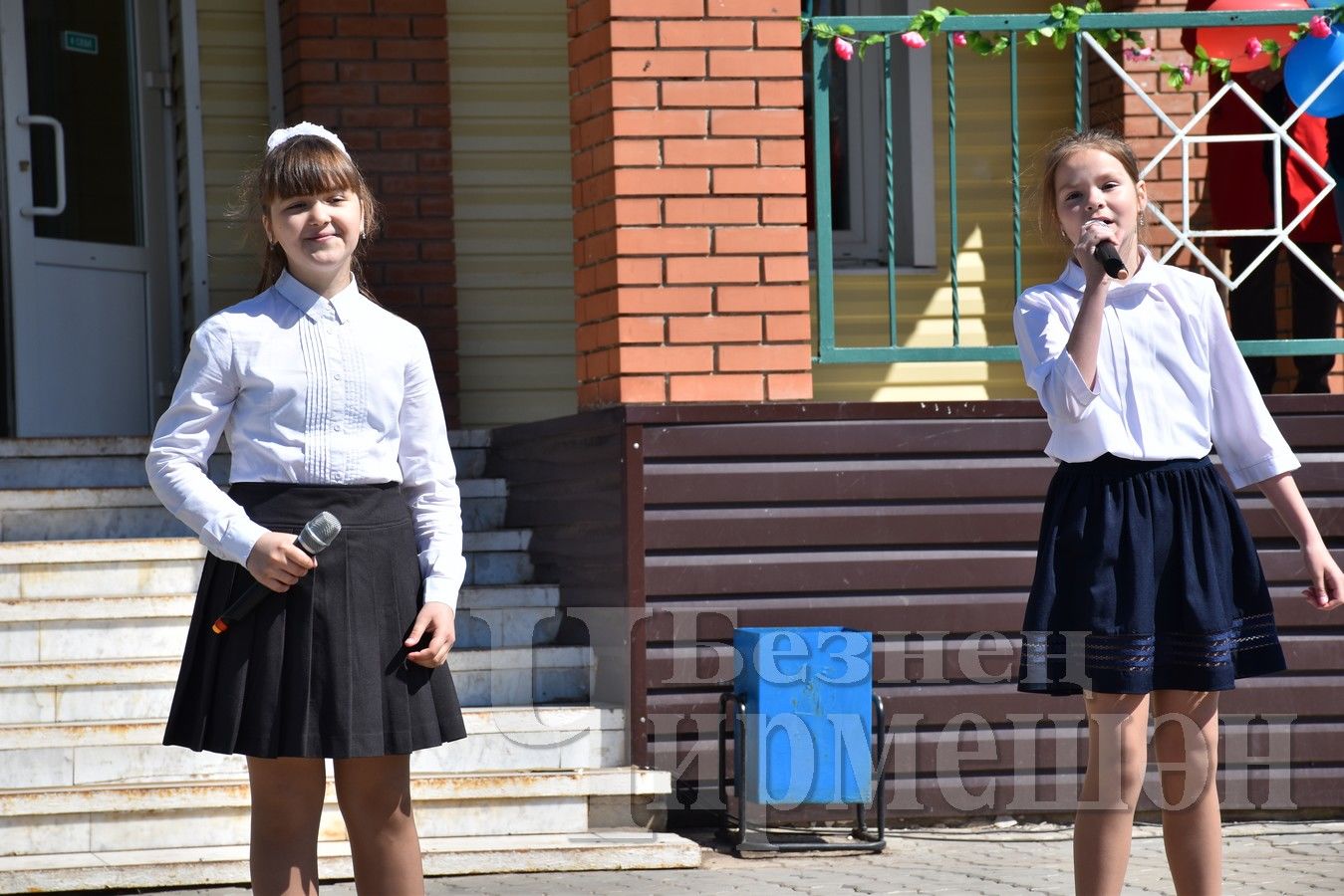 В Черемшанской школе №1 прозвенел последний звонок (ФОТОРЕПОРТАЖ)