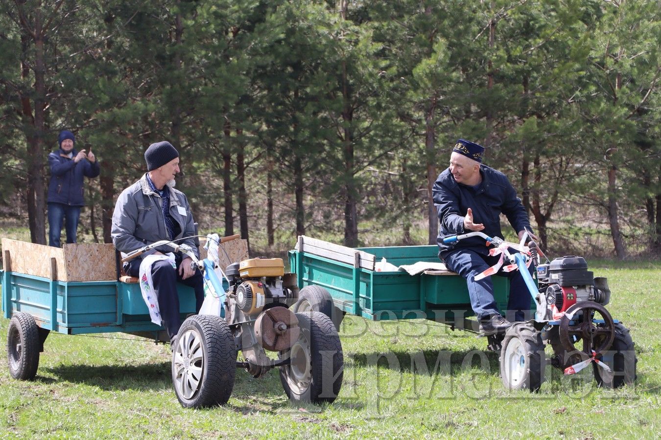 В Черемшанском районе на празднике "Ураза байрам" состязались и дедушки (ФОТОРЕПОРТАЖ)