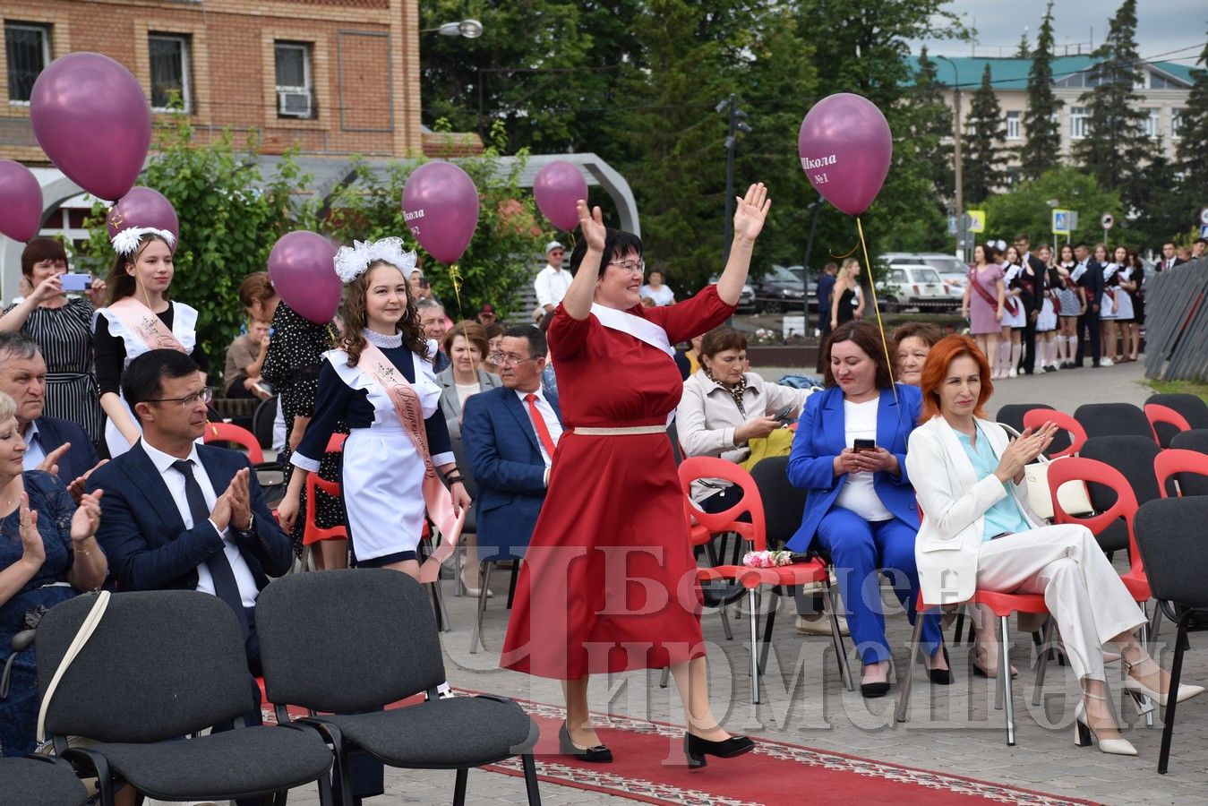 В Черемшане прошел бал выпускников (ФОТОРЕПОРТАЖ)