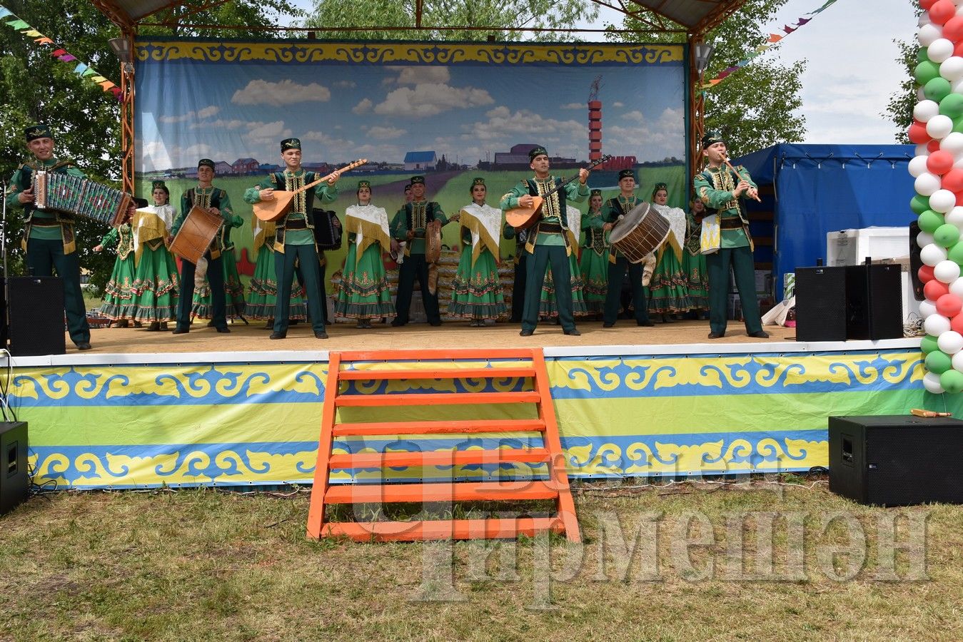 В "День села" в Амирове Аглямовы были щедры на подарки (ФОТОРЕПОРТАЖ)