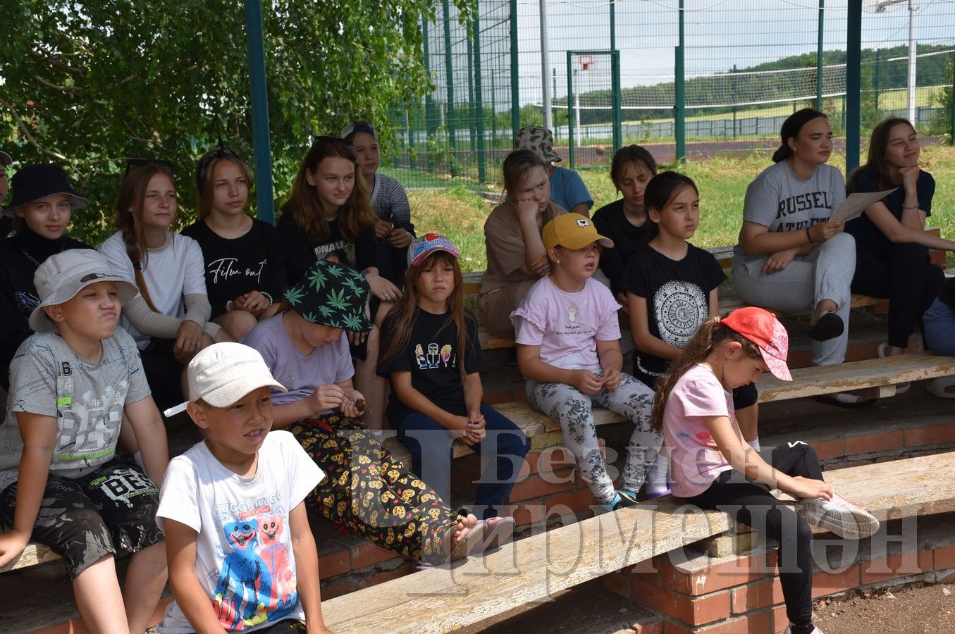 Дети, отдыхающие в лагере " Солнечный", боролись с коррупцией (ФОТОРЕПОРТАЖ)
