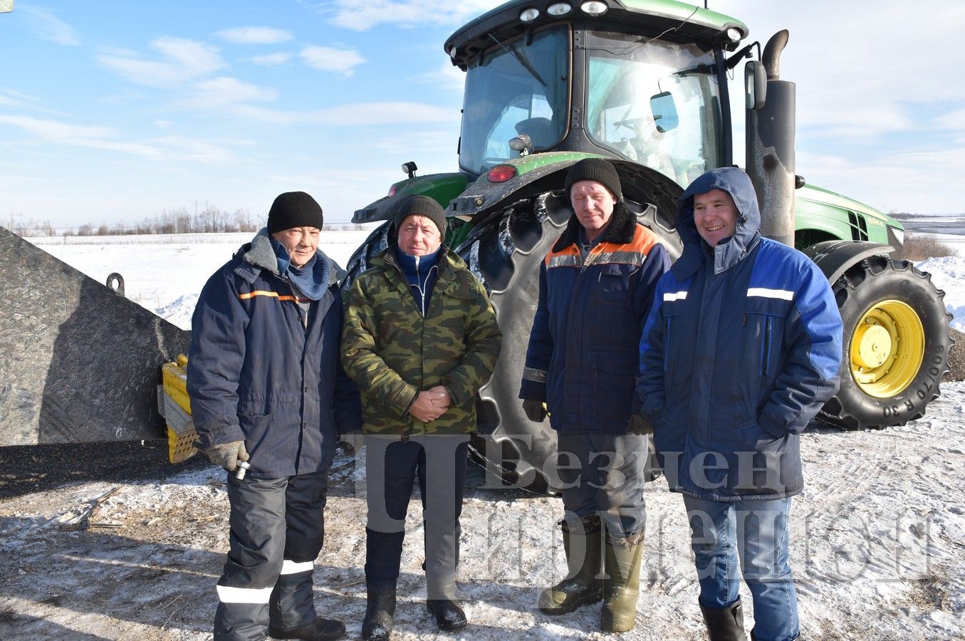 В обществе "БИО-АГРО" убирают подсолнечник (ФОТОРЕПОРТАЖ)