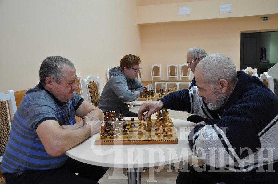 В Черемшане организовали шахматный турнир, посвященный Дню народного единства (ФОТОРЕПОРТАЖ)