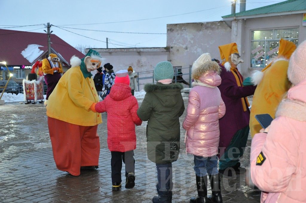 Черемшанских детей порадовали альметьевские артисты (ФОТОРЕПОРТАЖ)