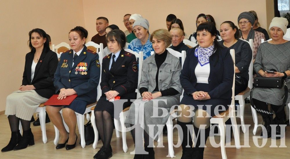 В День Конституции РФ 14 черемшанцев получили паспорта (ФОТОРЕПОРТАЖ)