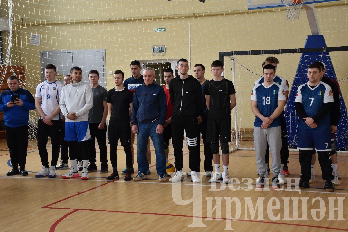 В Черемшане прошли соревнования по волейболу среди мусульманской молодежи (ФОТОРЕПОРТАЖ)