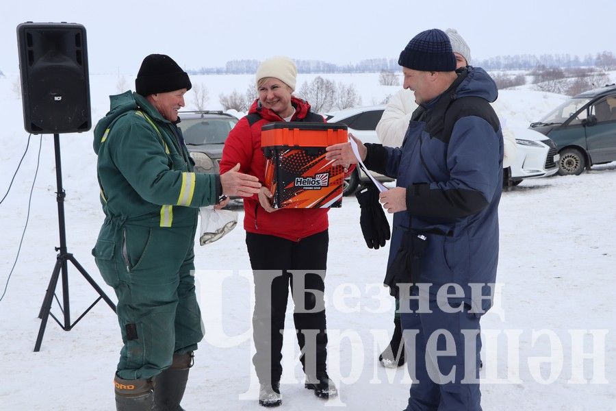 На Новоильмовском пруду соревновались рыбаки (ФОТОРЕПОРТАЖ)