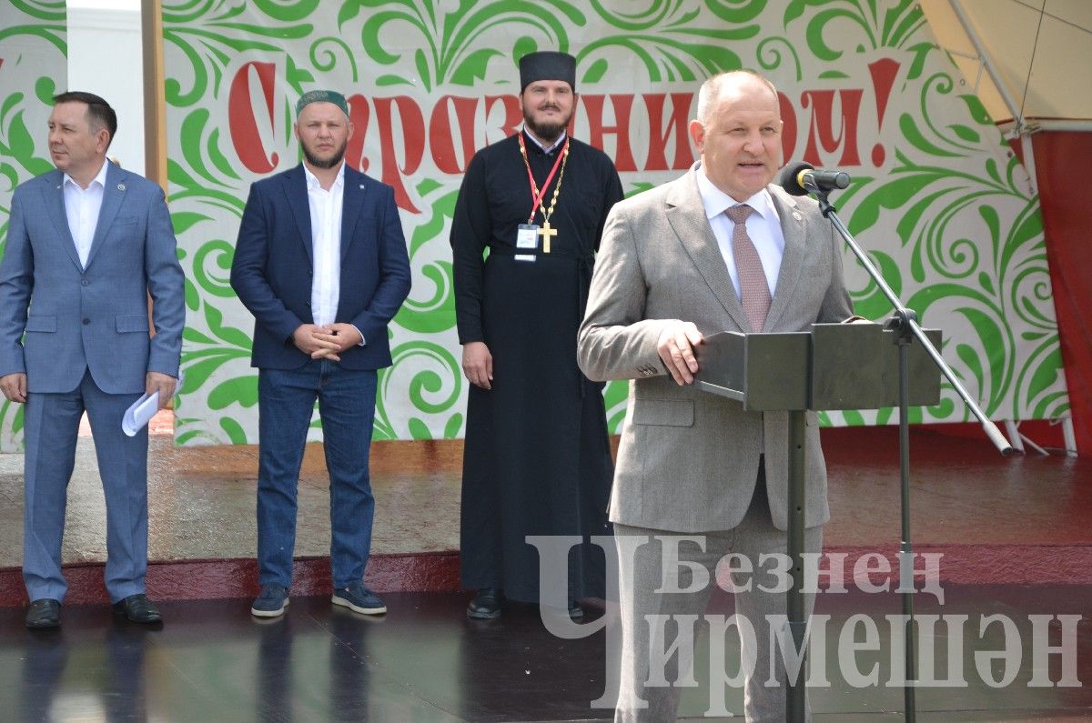 Черемшанский Сабантуй - 2025: батыра-полей наградили мини-трактором  (ФОТОРЕПОРТАЖ)