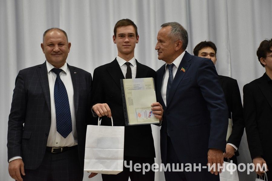 В Черемшанском районе вручили свидетельства выпускникам “Энергокласса”