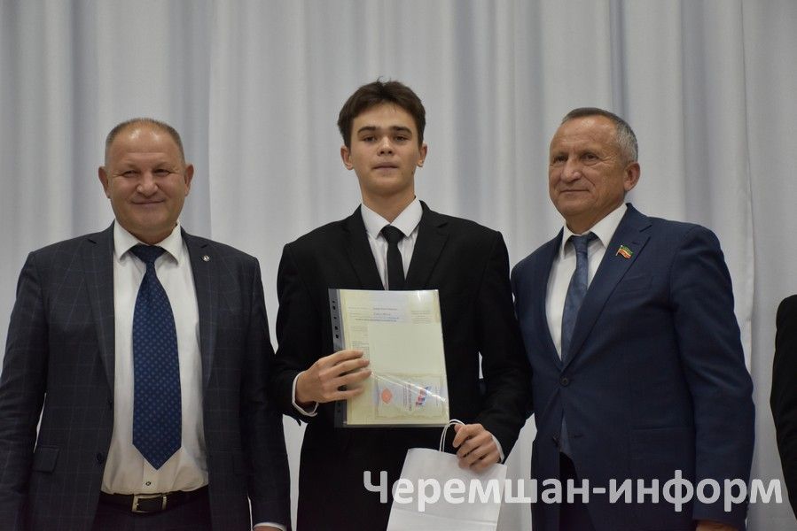 В Черемшанском районе вручили свидетельства выпускникам “Энергокласса”