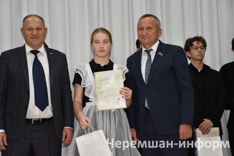 В Черемшанском районе вручили свидетельства выпускникам “Энергокласса”